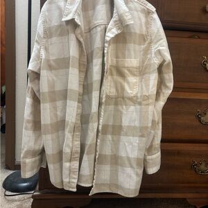 Women’s tan and white flannel